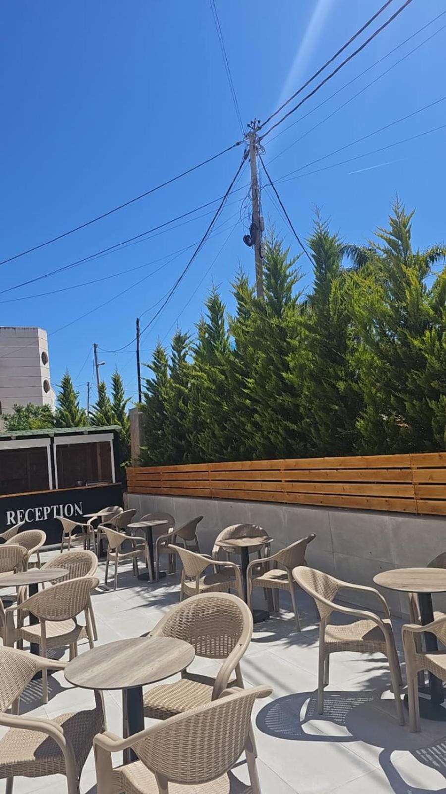 Lux Apartments Ксамил Екстериор снимка