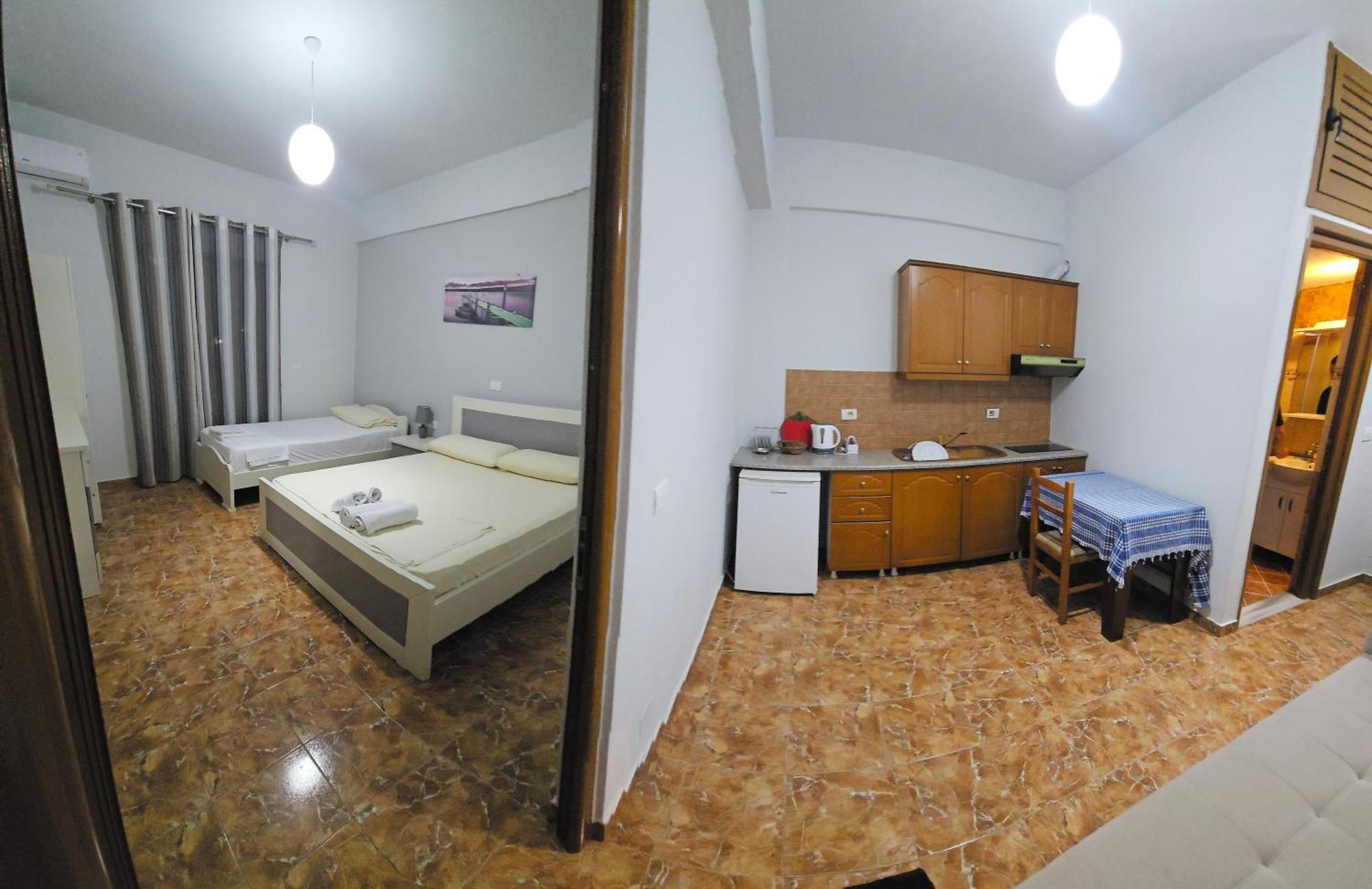 Lux Apartments Ксамил Стая снимка